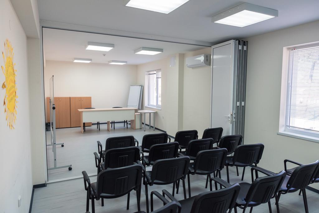 Youth Centre プロヴディフ エクステリア 写真