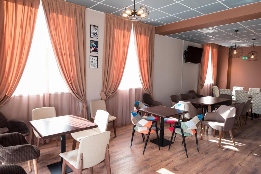 Youth Centre プロヴディフ エクステリア 写真