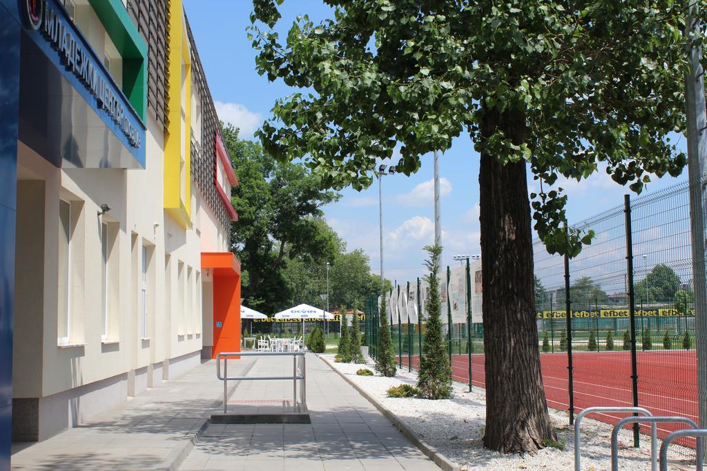 Youth Centre プロヴディフ エクステリア 写真